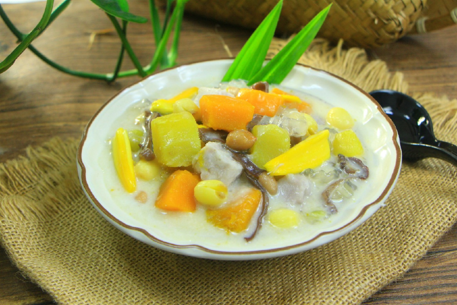 Chè kiểm hay canh kiểm là một món ăn mang đậm hương vị quê hương