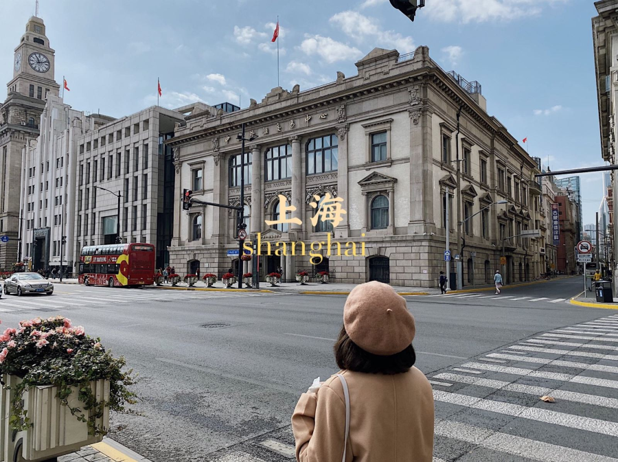 Bước chân vào Phim trường Thượng Hải, bạn như được lạc bước vào một thế giới hoàn toàn khác