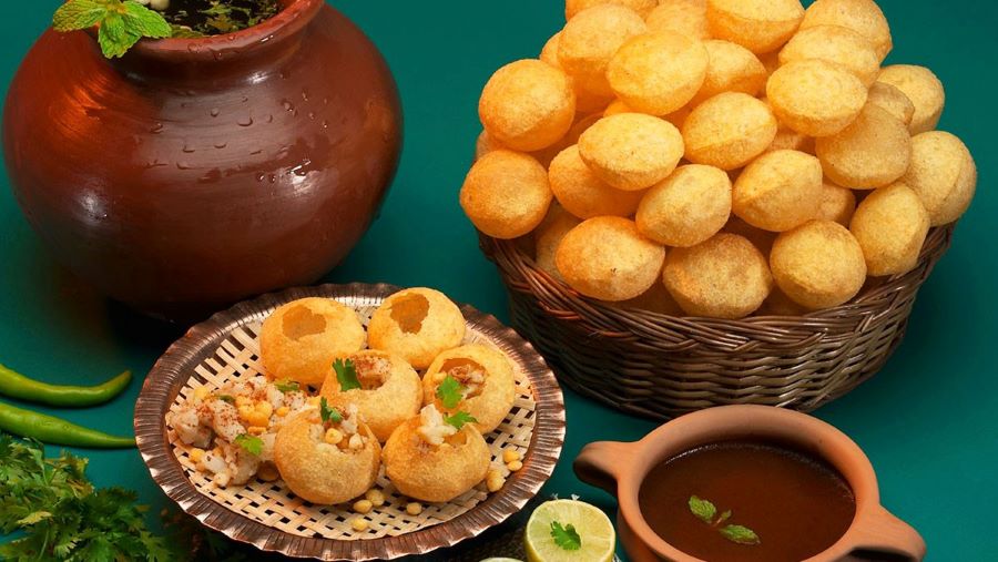 Pani puri được nhiều du khách cực kỳ yêu thích khi đến du lịch Ấn Độ