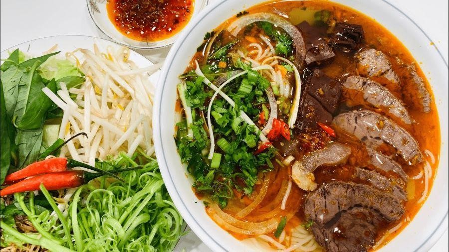 Bún bò tại Huế sở hữu hương vị đặc trưng riêng khó tìm thấy ở đâu khác 