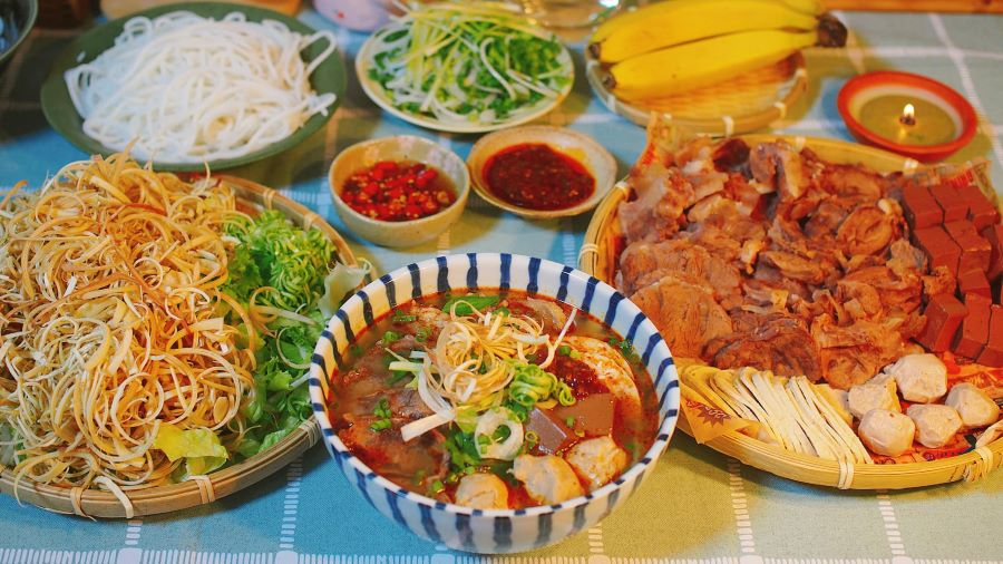 Bún bò Huế Cẩm cũng là một trong những quán ăn nổi tiếng tại xứ Huế