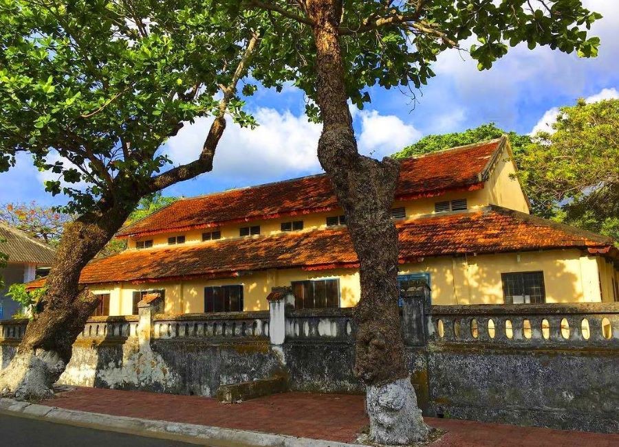 Khám phá vẻ đẹp của Dinh chúa Đảo