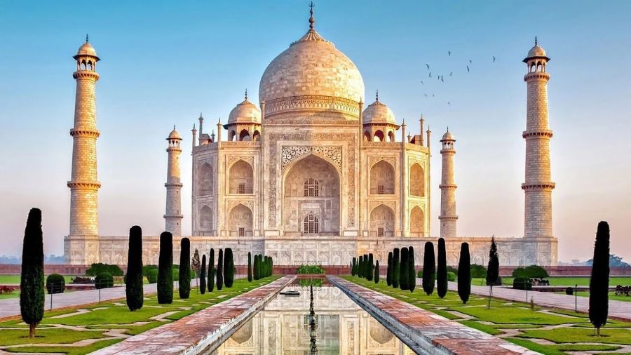 Đền Taj Mahal luôn nằm trong top những công trình kiến trúc ấn tượng và độc đáo tại đất Ấn