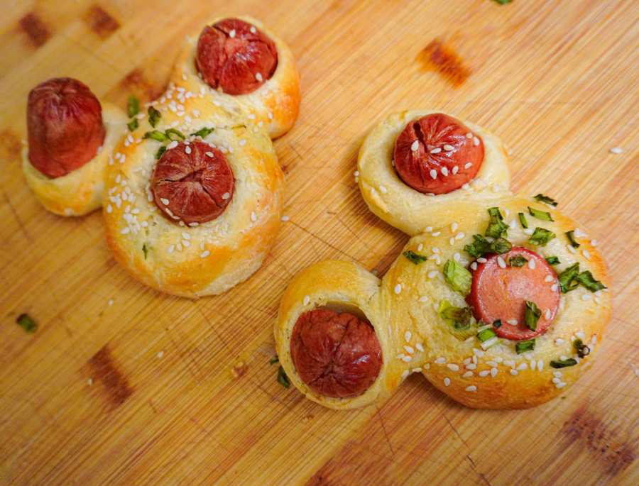 Bánh bao nhân thịt hình Mickey vô cùng độc đáo