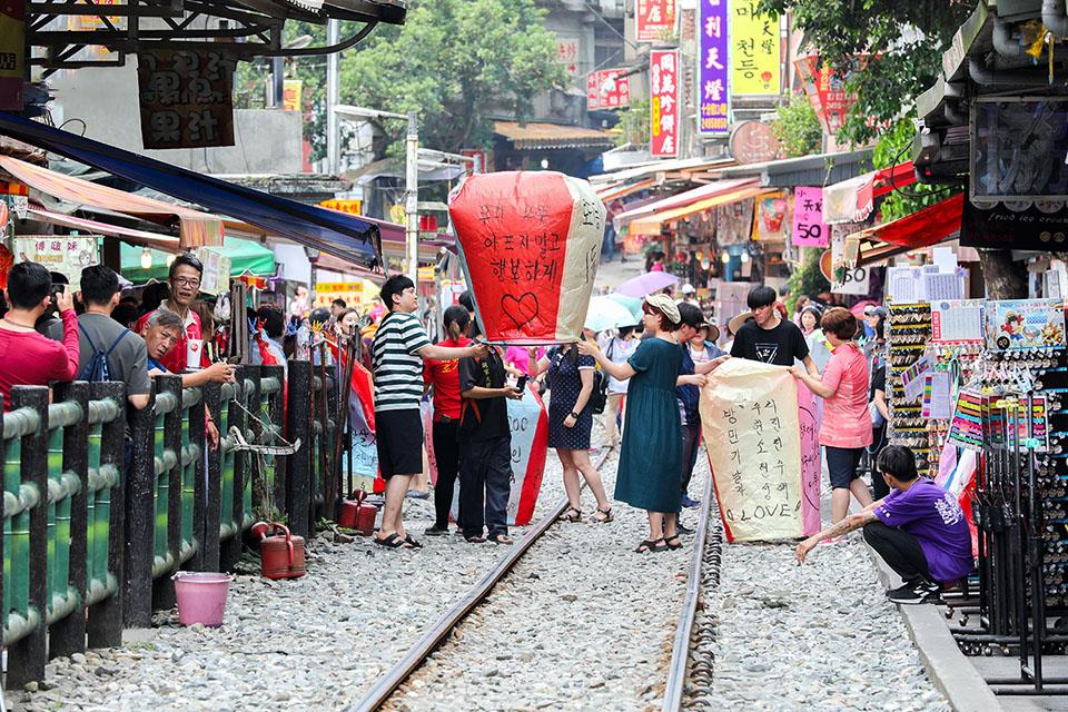 Các lễ hội mùa xuân sôi động ở Đài Loan