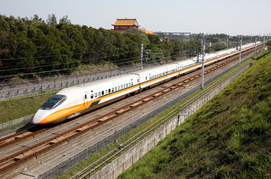 Tàu là phương tiện di chuyển chủ yếu tại Đài