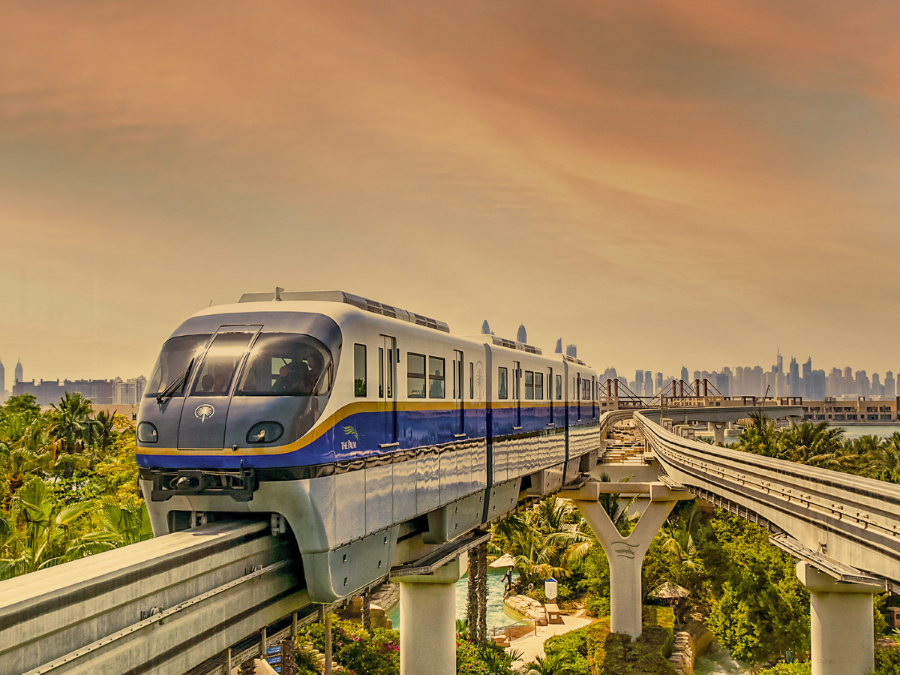 Monorail - Đây là chuyến tàu được chạy trên đảo cọ nhân tạo ở Dubai