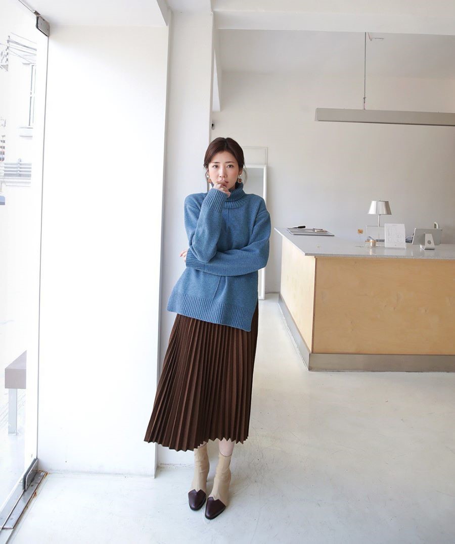 Bạn sẽ trông như những cô gái Hàn nếu diện outfit này xuống phố