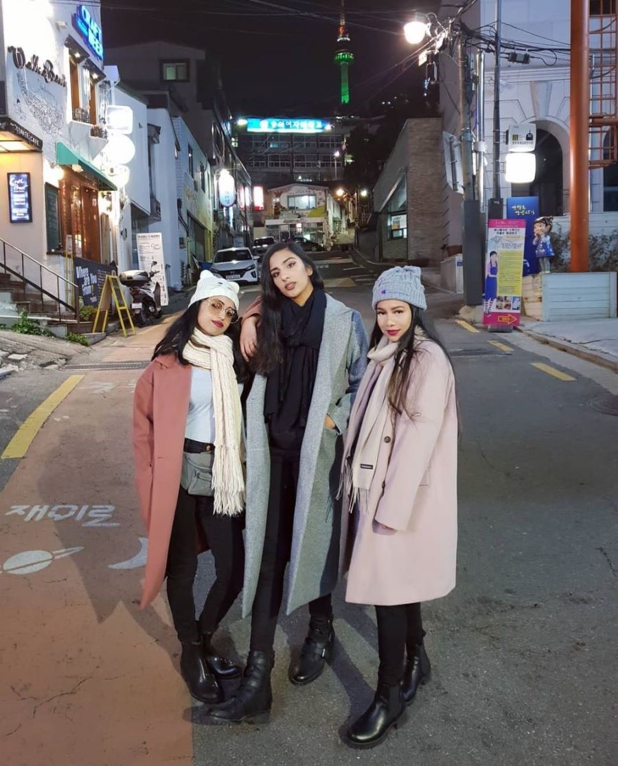 Khăn choàng dường như là item không thể thiếu khi đi Hàn Quốc vào mùa thu