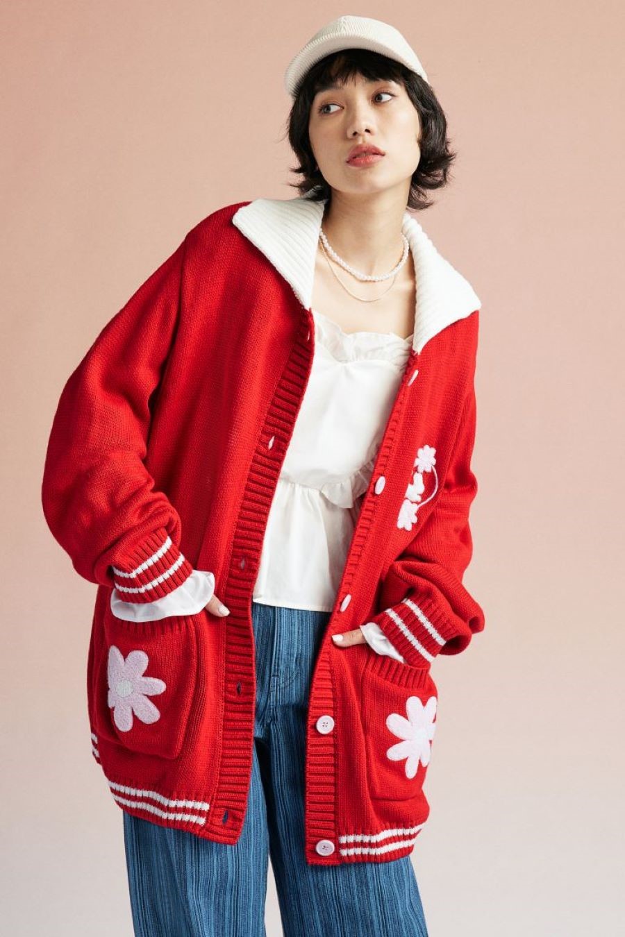 Áo Cardigan là trang phục du lịch Nhật Bản mùa thu mà bạn có thể tham khảo