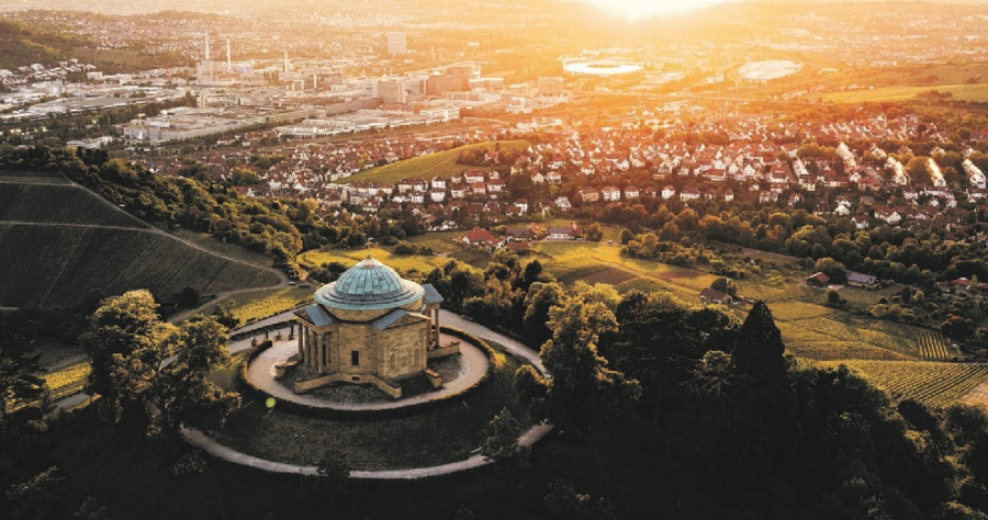 Stuttgart - viên ngọc quý của miền Nam nước Đức - bạn sẽ đắm chìm trong một thế giới hoàn toàn khác biệt, nơi quá khứ và hiện đại hòa quyện một cách diệu kỳ