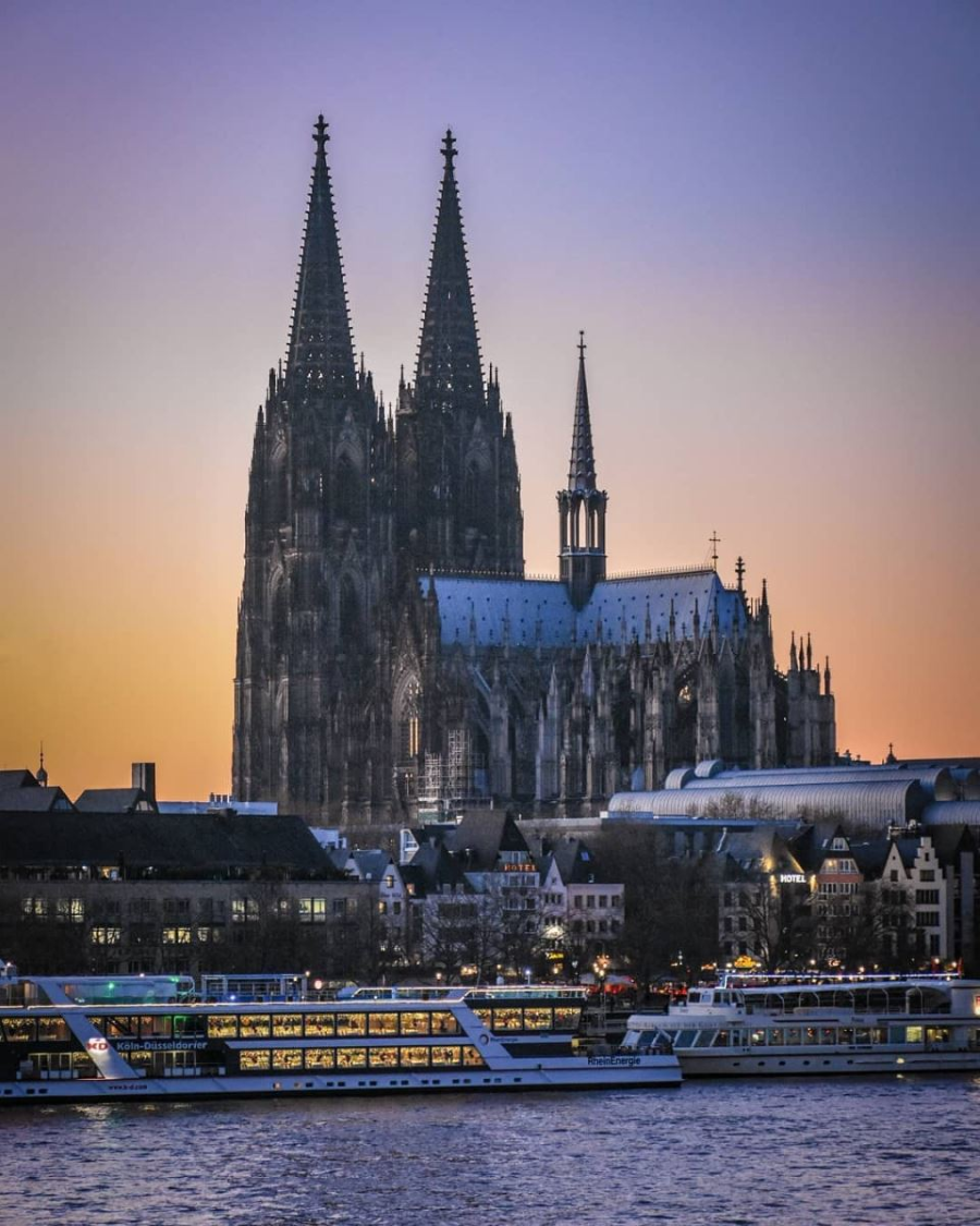 Cologne níu chân du khách bởi những con phố cổ kính mang đậm dấu ấn thời gian