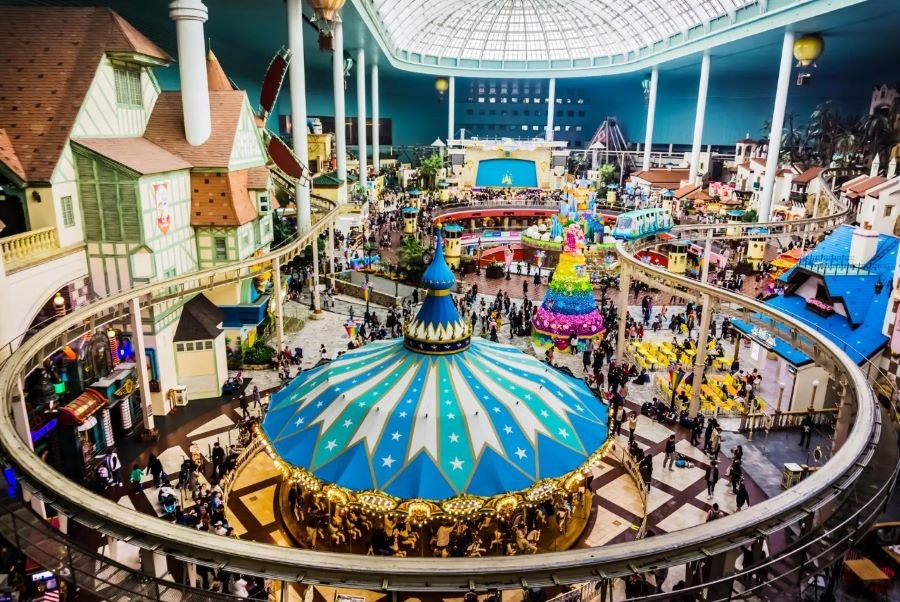 Lotte World được mệnh danh là “Disneyland của Hàn Quốc”