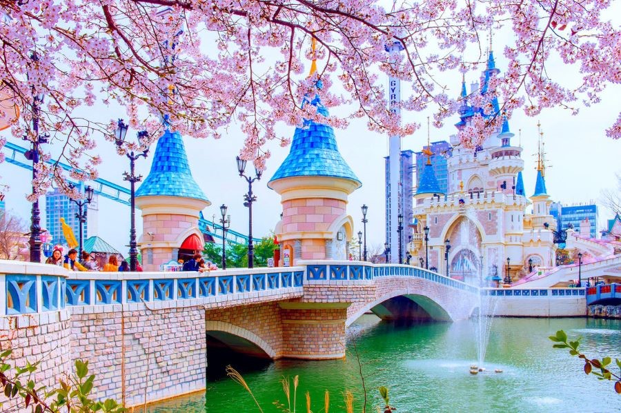 Lotte World được mệnh danh là “Disneyland của Hàn Quốc”