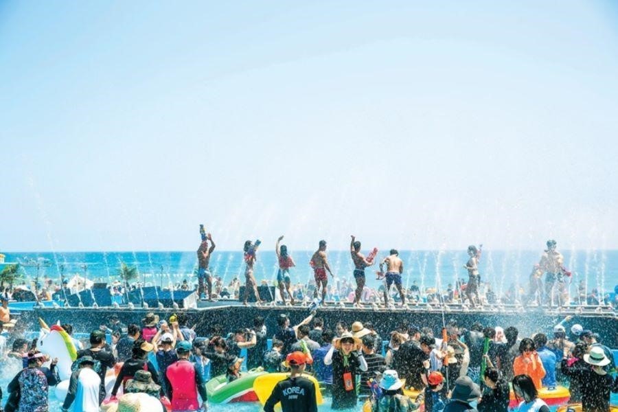 Lễ hội biển Busan diễn ra vào tháng 8 hằng năm