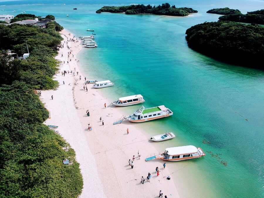 Okinawa được mệnh danh là hòn ngọc biển xanh của Nhật bản