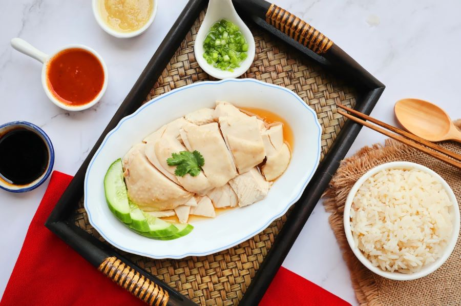 Cơm gà Hải Nam thơm ngon, bắt mắt, đầy đủ dinh dưỡng