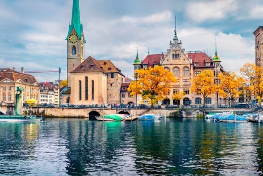 Để tận hưởng trọn vẹn vẻ đẹp Thuỵ Sĩ vào mùa thu du khách hãy bỏ túi một vài lưu ý