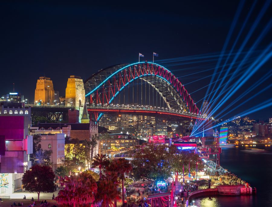 Cầu cảng là nơi diễn ra rất nhiều các lễ hội với quy mô cực kỳ lớn, thu hút rất đông khách du lịch tới tham quan và khám phá