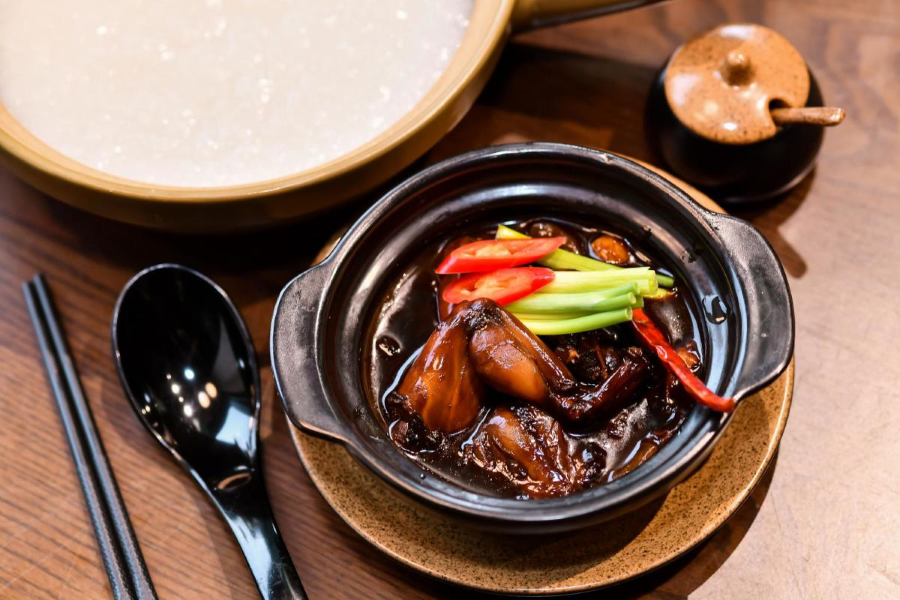 Cháo ếch Singapore - một trong những món ăn đường phố không thể bỏ qua khi đặt chân đến quốc đảo sư tử này