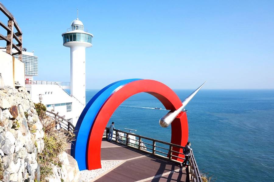 Đến với đảo Oryukdo, bạn nhất định không thể bỏ qua công viên Resort Taejongdae