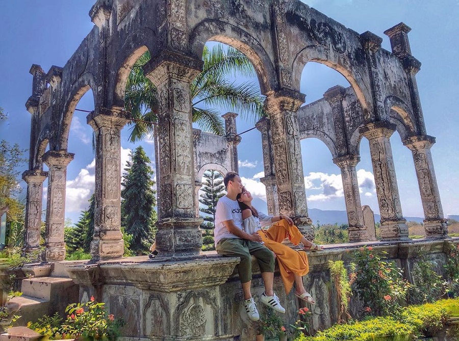 Du lịch Indonesia check-in "sống ảo" tại cung điện Bali cổ kính