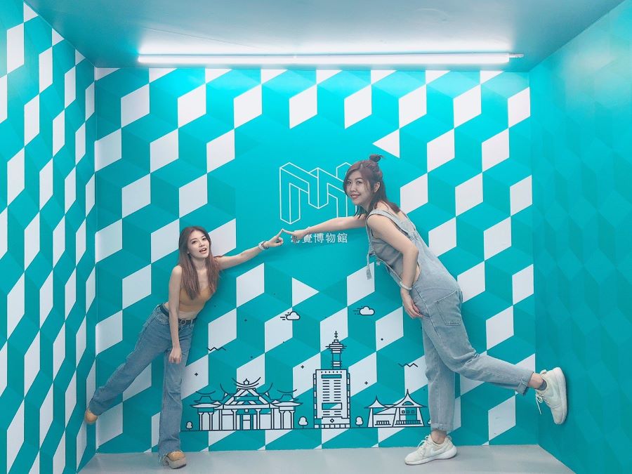 Một khi đã đặt chân vào Bảo Tàng Ảo Ảnh thì không biết đâu là thật, đâu là giả