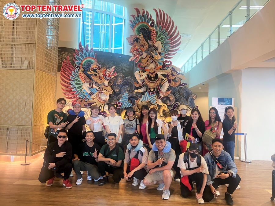 Chuyến du lịch theo tour tại Top Ten Travel