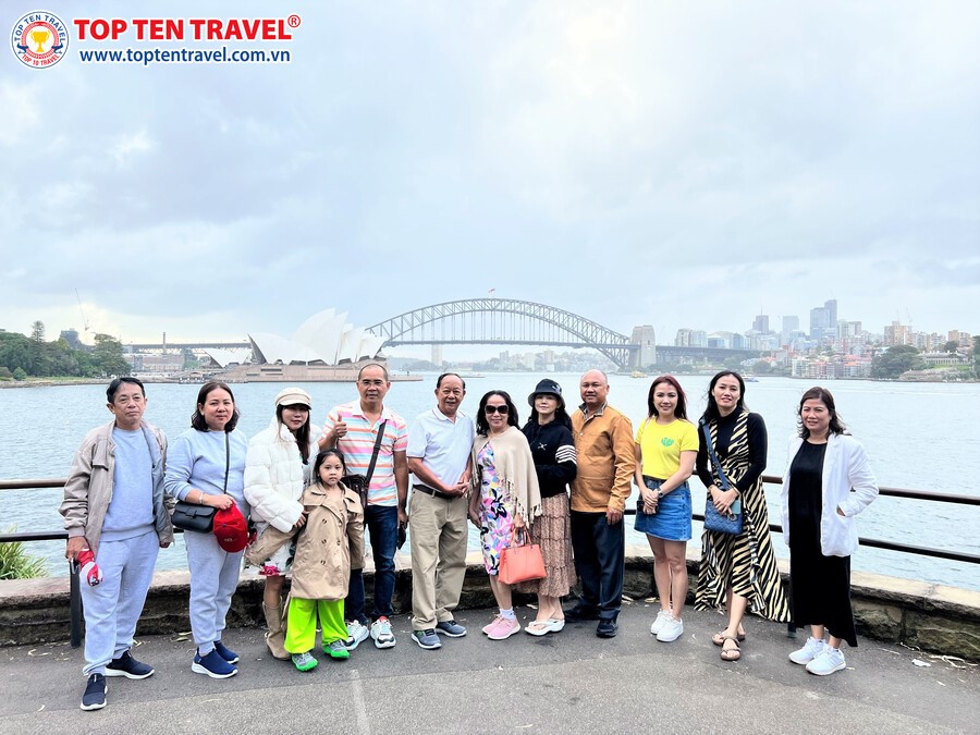 Du khách tham gia hành trình tour Úc của Top Ten Travel