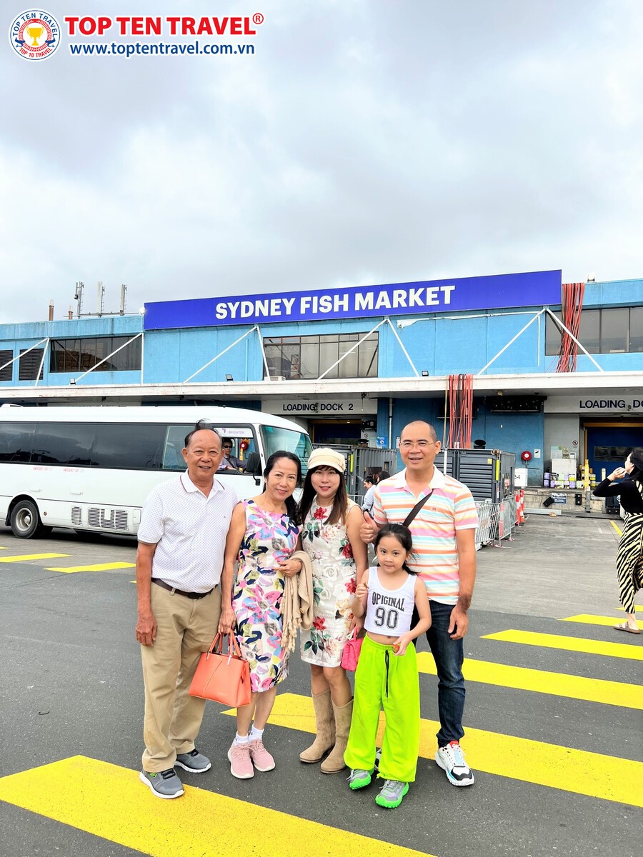 Đoàn khách Top Ten Travel tham quan khám phá nước Úc