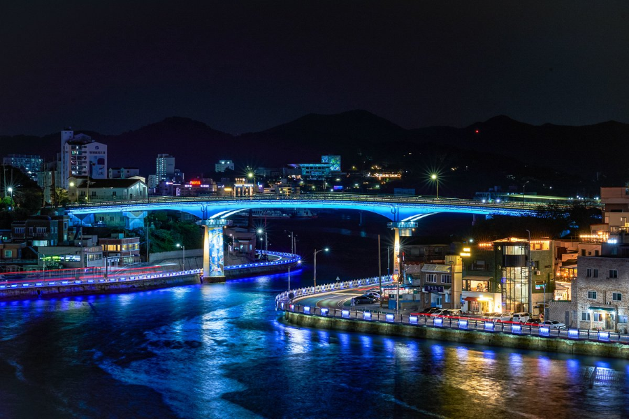 Cầu Tongyeong Daegyo thơ mộng - Một trong những địa điểm ngắm cảnh đêm tuyệt đẹp tại xứ sở kim chi