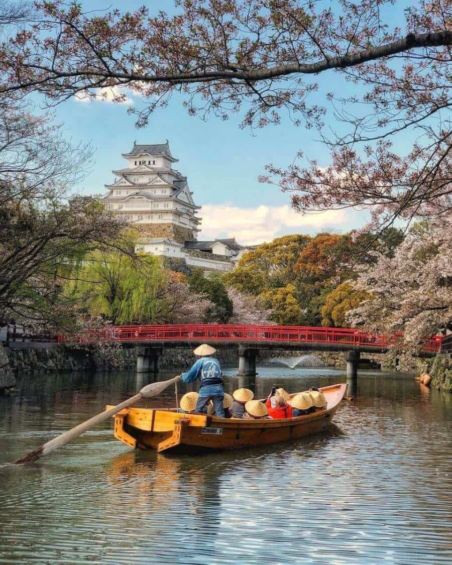 Lâu đài Himeji là một biểu tượng lịch sử với lịch sử lâu đời và phong phú, kéo dài hơn 600 năm