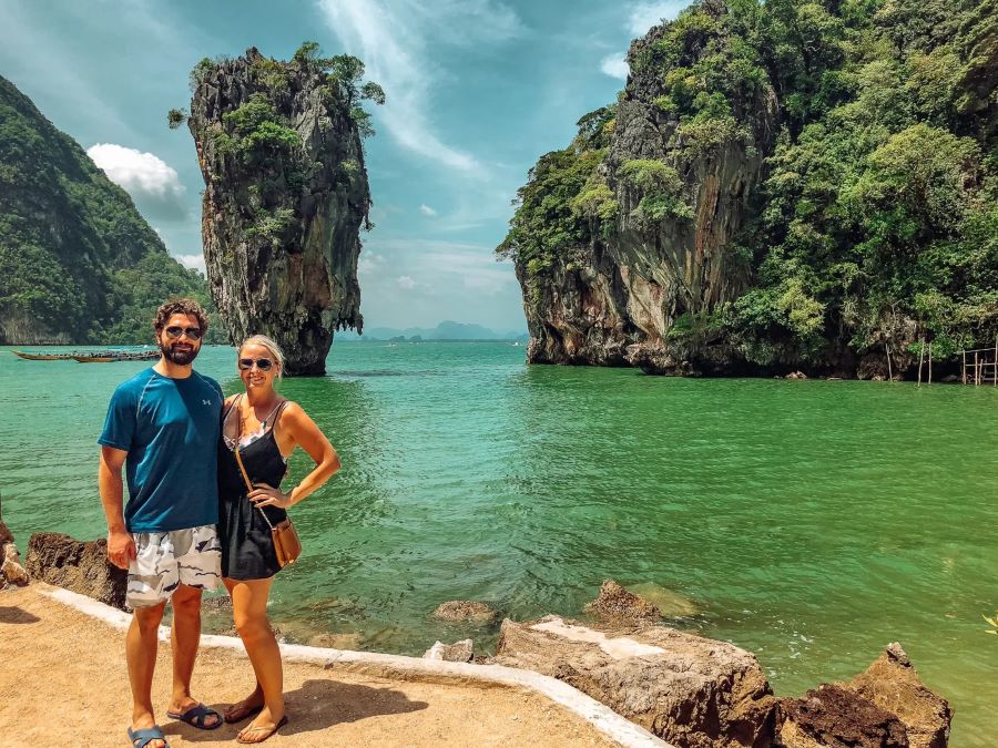 Du lịch đảo Phuket, du khách sẽ được đắm chìm trong vẻ đẹp thiên nhiên vô cùng nên thơ và diễm lệ 