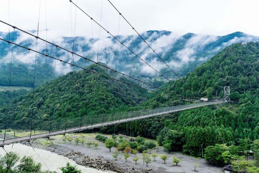 Cầu Tanize còn là một điểm ngắm cảnh tuyệt đẹp mà bạn không nên bỏ qua nếu có dịp đi tour du lịch Nhật Bản