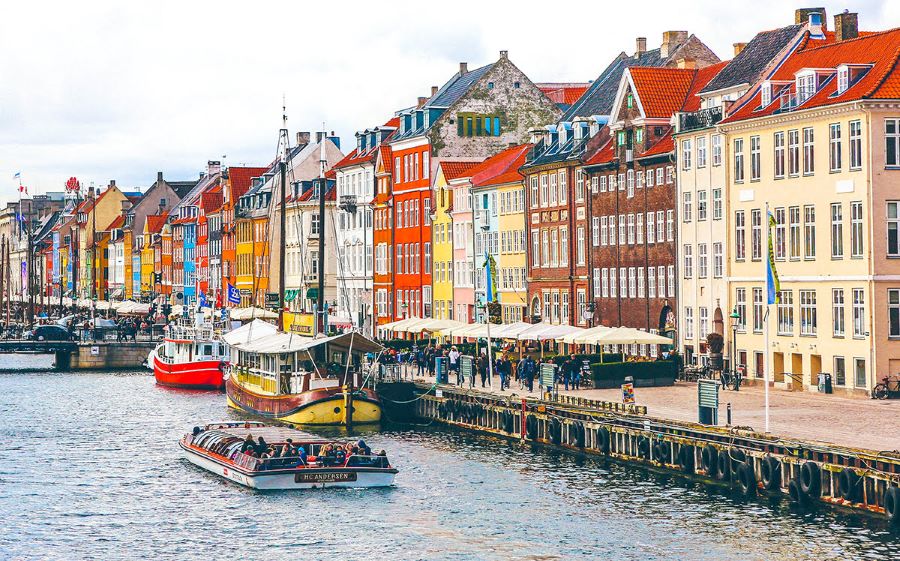 Con đường Nyhavn là điểm tham quan hấp dẫn ở Đan Mạch