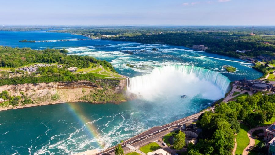 Thác Niagara mang vẻ đẹp độc đáo quanh năm, vì thế tùy theo sở thích và lịch trình mà bạn có thể chọn thời điểm du lịch sao cho phù hợp nhất