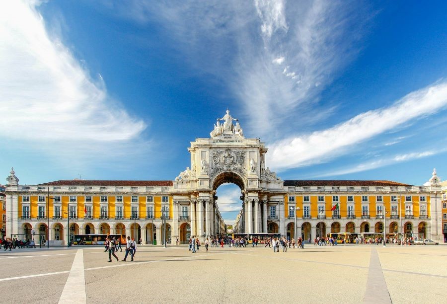 Praça do Comércio là biểu tượng hồi sinh mạnh mẽ, tượng trưng cho thành phố Lisbon