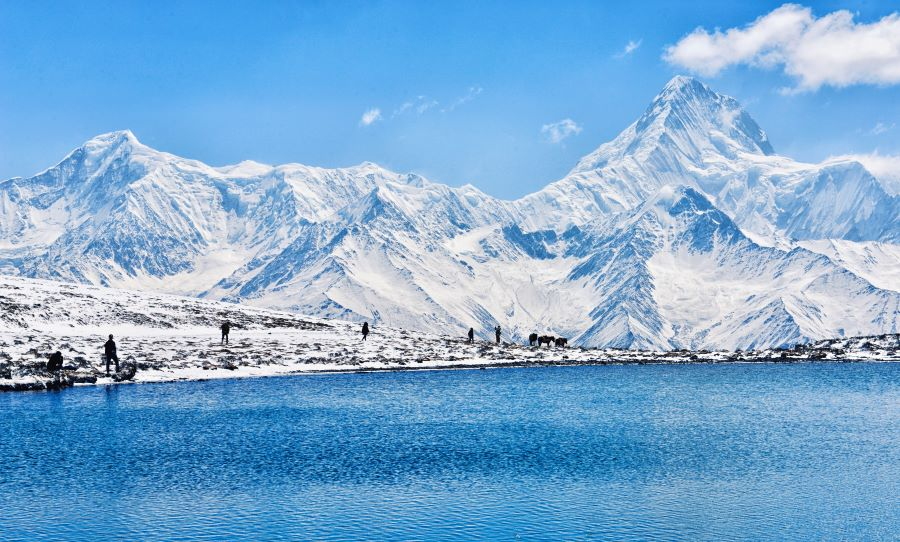 Màu mây và màu tuyết tại Gongga như hòa quyện vào nhau tạo nên cảnh tượng cực kỳ ảo diệu