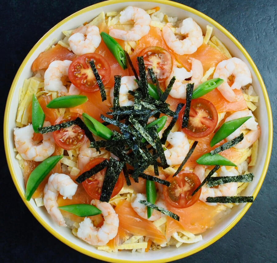 Chirashizushi là một món ăn truyền thống của Nhật Bản mang vẻ đẹp tinh tế và hương vị đa dạng