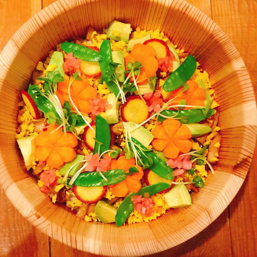 Vegetable Chirashi là một biến thể thú vị của Chirashizushi, dành cho những người ăn chay