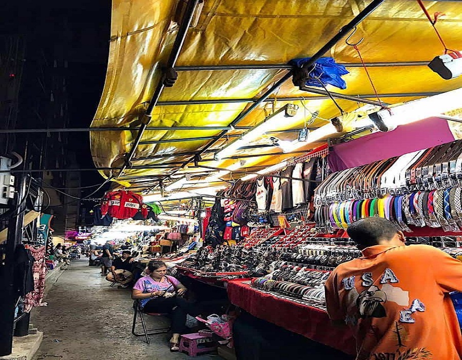 "Chợ kẻ cắp" và những khu mua sắm nổi tiếng ở Bangkok