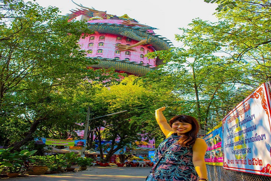 Chùa Wat Samphran với kiến trúc độc đáo ở Thái Lan