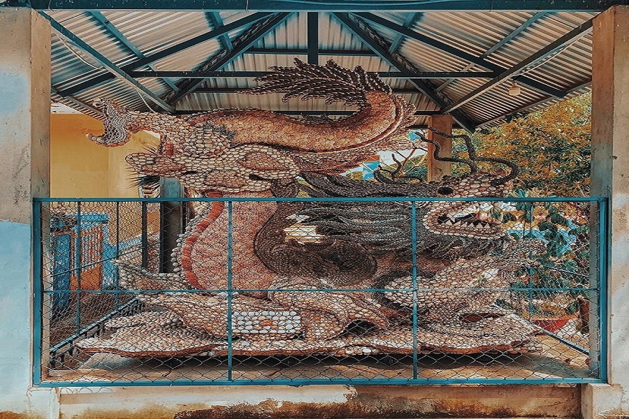 Chùa San Hô được làm hoàn toàn từ vỏ ốc