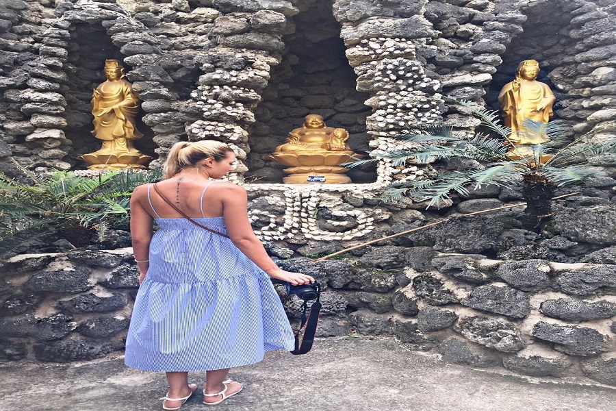 Chùa San Hô được làm hoàn toàn từ vỏ ốc