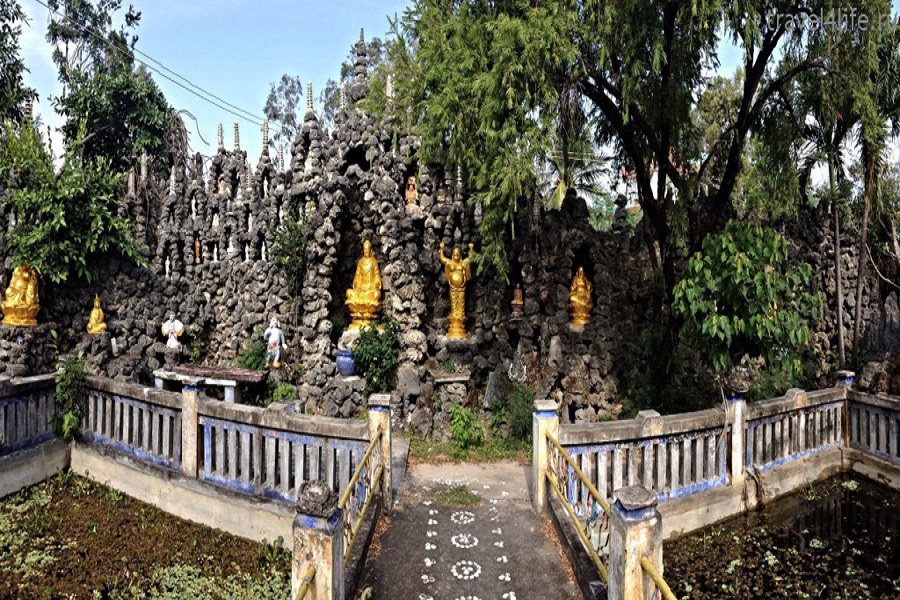 Chùa San Hô được làm hoàn toàn từ vỏ ốc