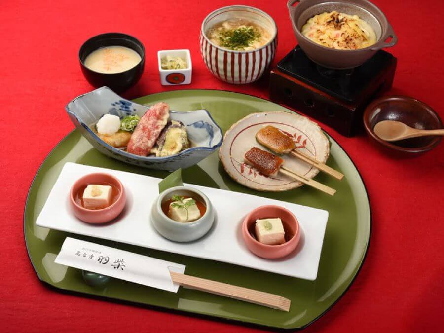 Chùa Thanh Thủy còn là thiên đường ẩm thực với những món ăn truyền thống thơm ngon, hấp dẫn và đậm đà hương vị