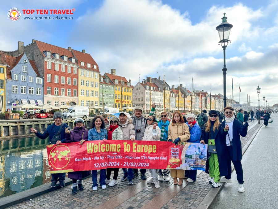 Đoàn khách nhà Top Ten trong tour Bắc Âu: Đan Mạch - Na Uy - Thụy Điển - Phần Lan