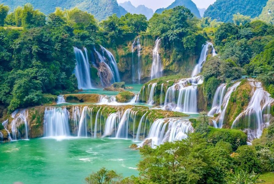 Vẻ đẹp đầy ấn tượng của Thác Nặc Nhật Lãng giữa núi rừng bao la