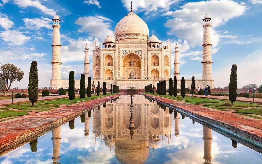 Đền Taj Mahal - địa điểm nhất định không thể bỏ lỡ khi đi tour Ấn Độ