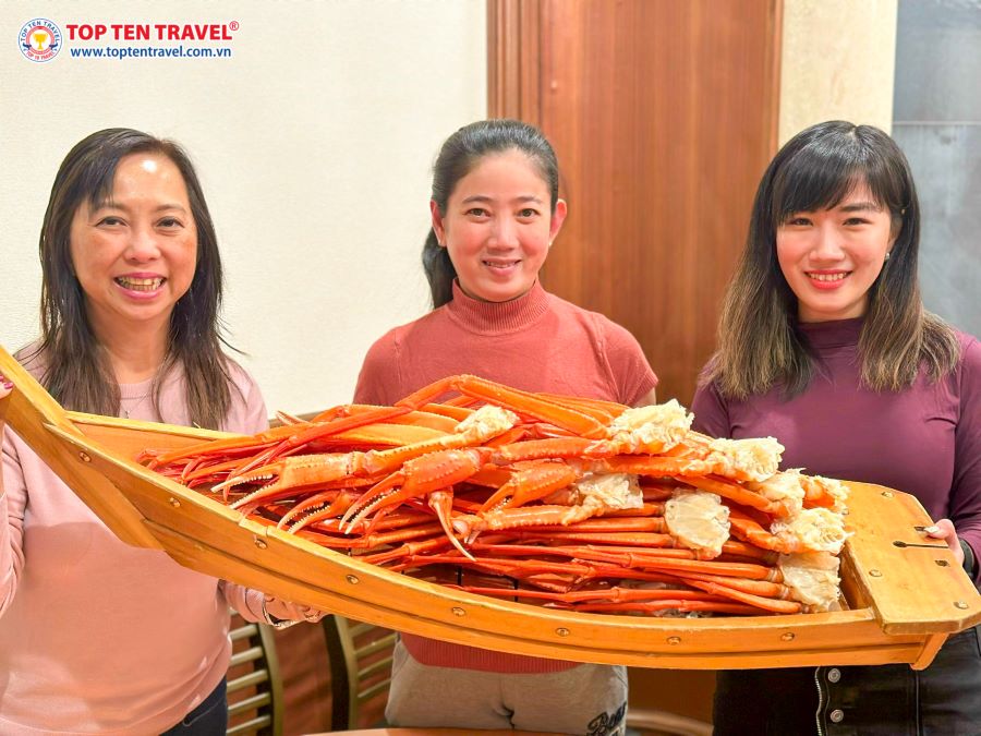 Top Ten Travel tặng du khách 1 bữa thưởng thức buffet Cua Tuyết